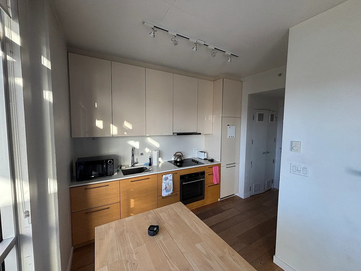 Studio, 400 sqft, $2,980 — Photo 3