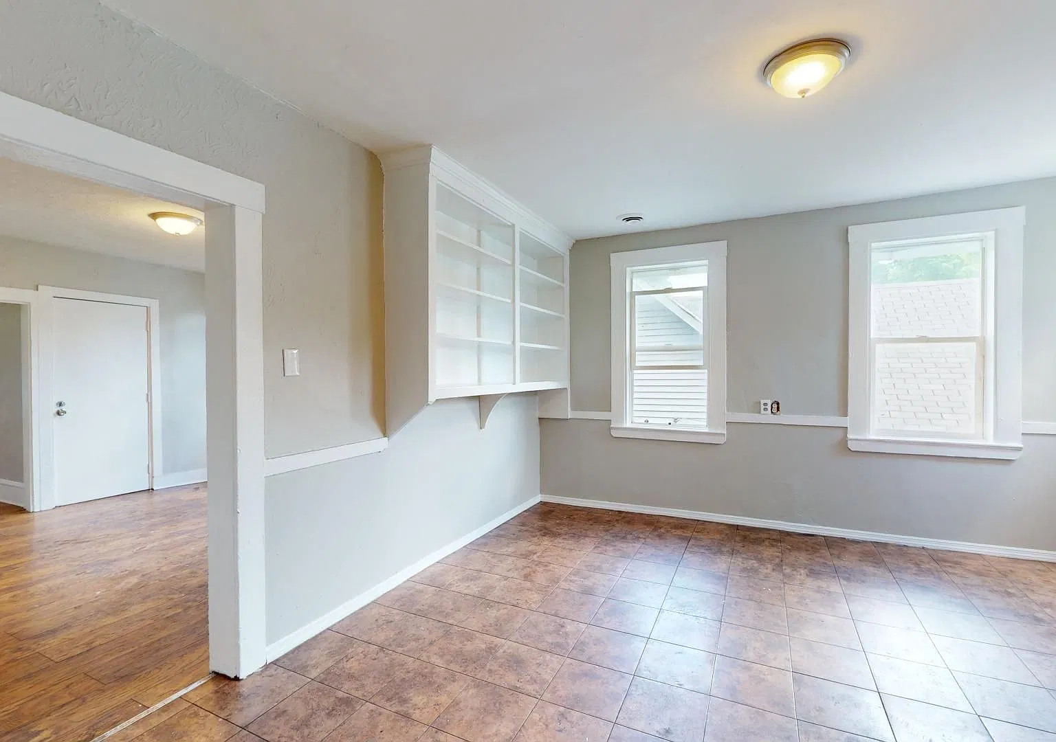 3347 Seymour Ave — Photo 1