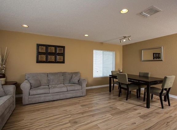 3rd image of 4607 56th Ln