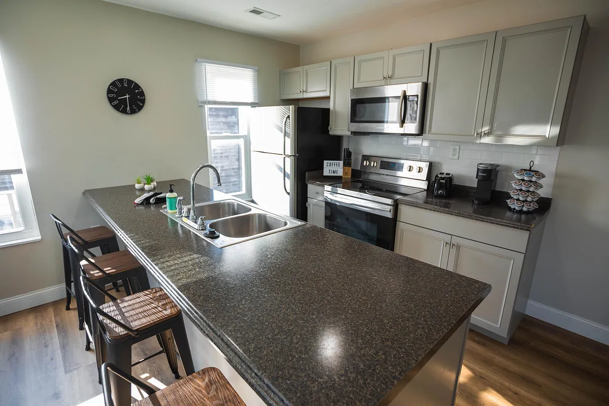 Building Photo - 274 McCullough St #6