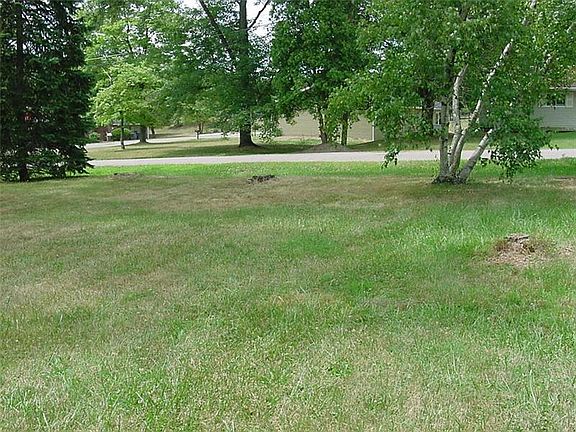 5th image of 214 Sandalwood Dr