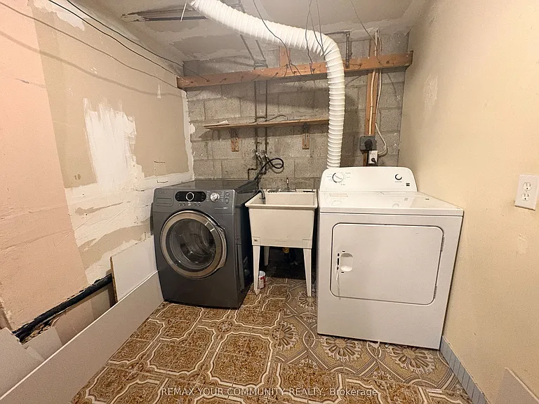 7837 Martin Grove Rd #BASEMENT — Photo 13