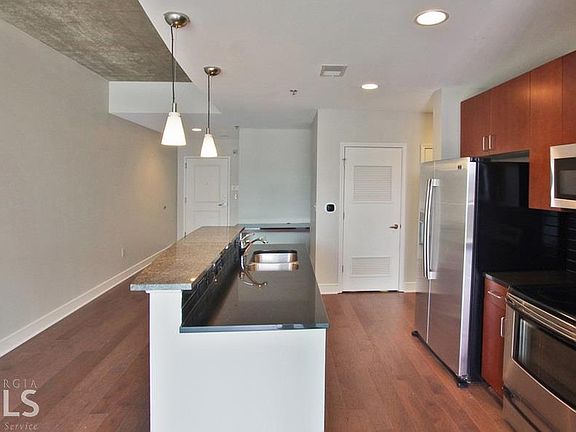 3rd image of 44 Peachtree Pl NW Unit 1633