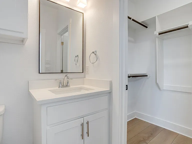 2811 Forest Park Blvd — Photo 38