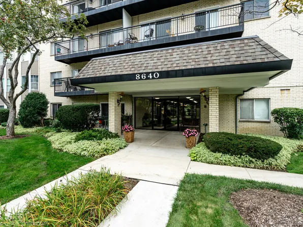 8640 Waukegan Rd Unit 222, Morton Grove, IL 60053