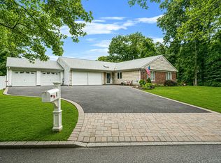 4 Missouri Ave, Mount Sinai, NY 11766