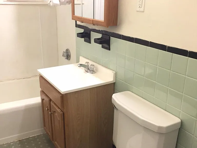 1577 Beacon St — Photo 4