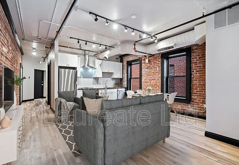 1490 N Lafayette St #405 — Photo 1