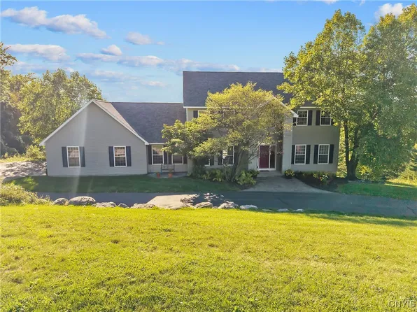 6915 Kassonta Dr, Jamesville, NY 13078