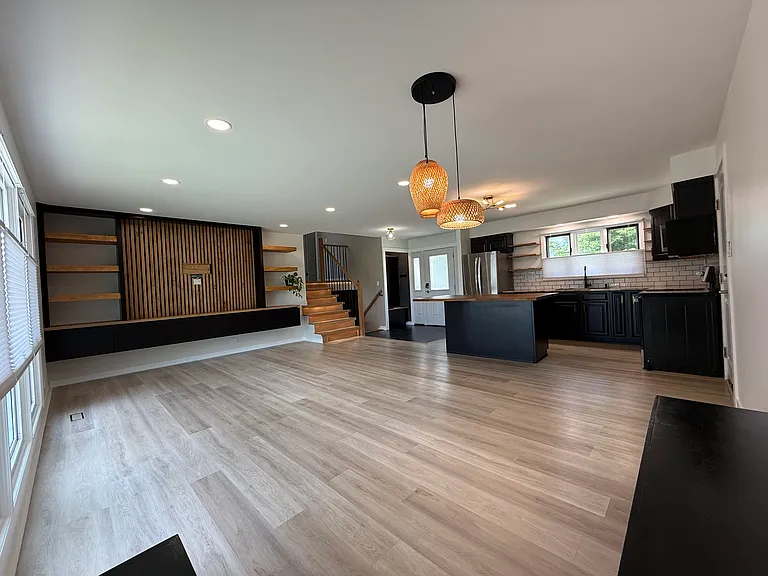 2305 N Williamsburg St — Photo 4