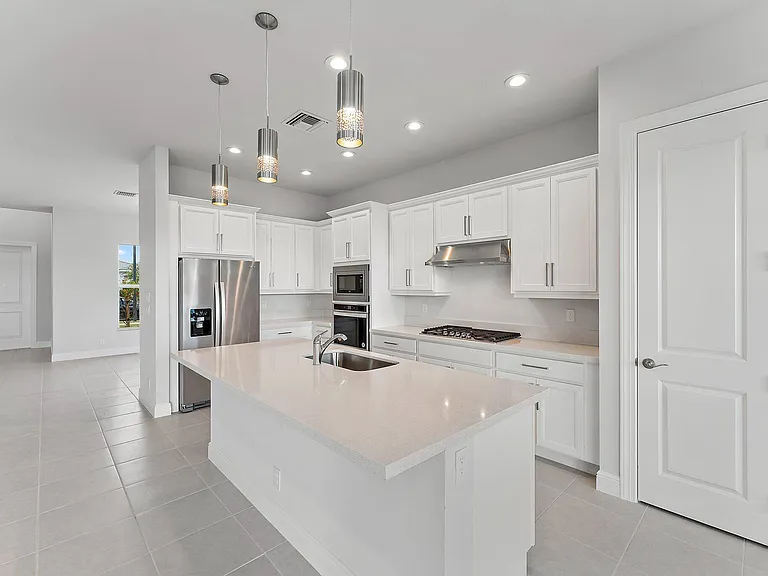12550 Nautilus Cir — Photo 9