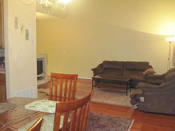 4th image of 205 Tanglewood Dr #34