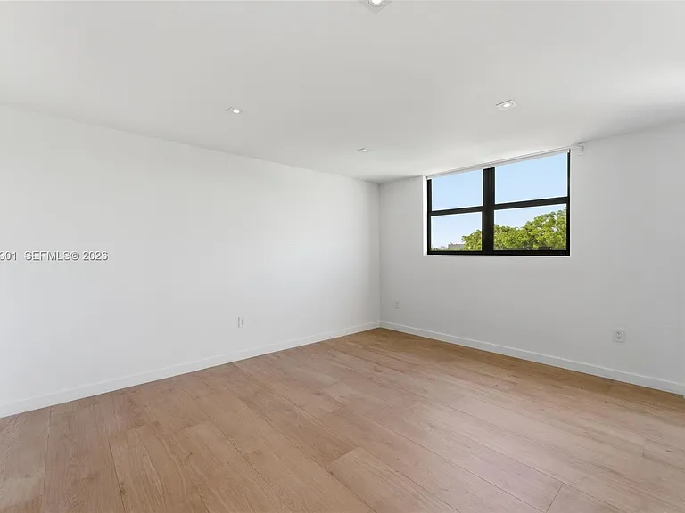 801 N Venetian Dr #308 — Photo 14
