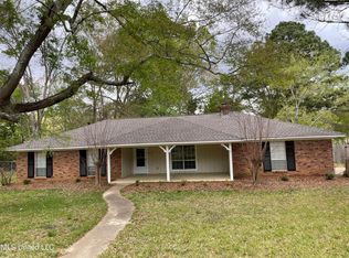 262 Pecan Hill Dr, Madison, MS 39110