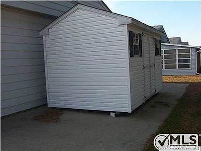 5th image of 9 Pine Valley Dr