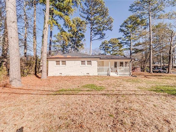 3rd image of 136 Elliott Dr NW