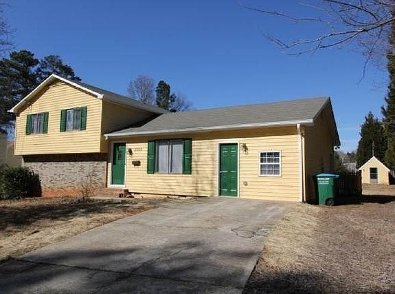 2nd image of 2905 Sawgrass Trl SW