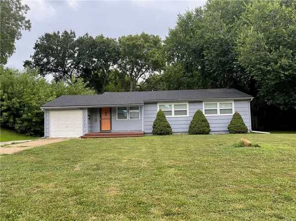 1204 NE 62nd St, Kansas City, MO 64118