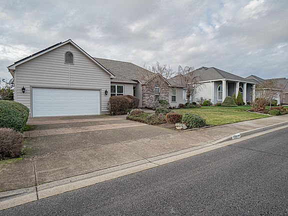 2nd image of 198 Prairie Lndg