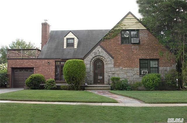 1st image of 210 Aspen St