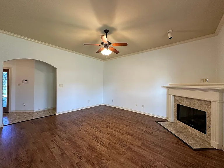 612 Windbrook Ct — Photo 6