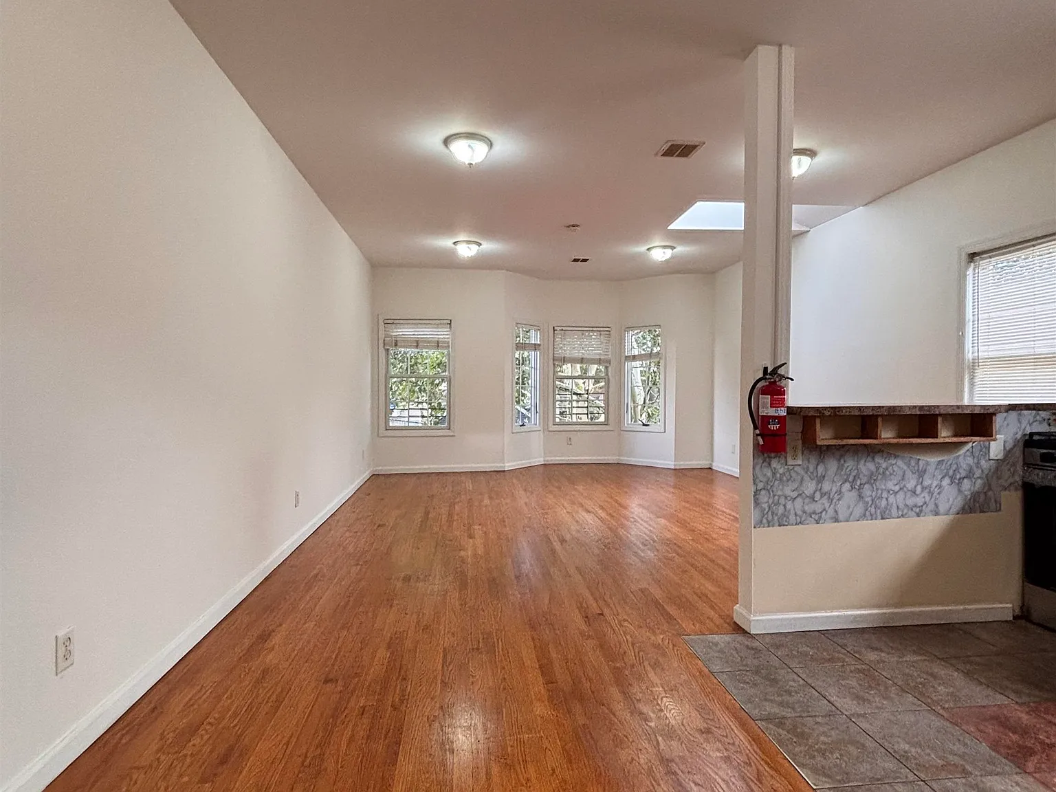 3 bed, 2.0 bath, $2,250 — Photo 2