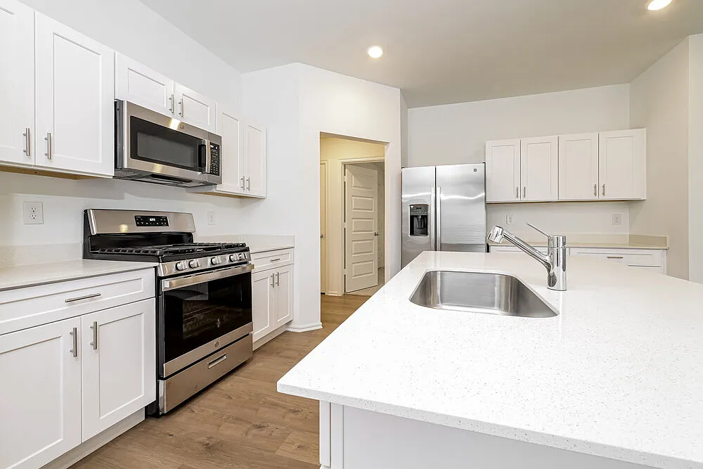 3 bed, 2.0 bath, 1402 sqft, $1,625 — Photo 4
