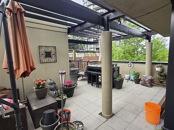 2nd image of 11 E Royal Ave #405