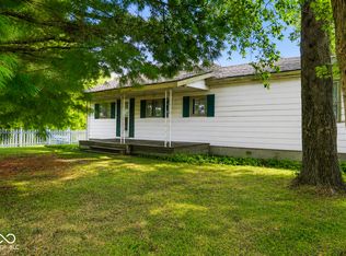 7985 E 900 S, Ladoga, IN 47954