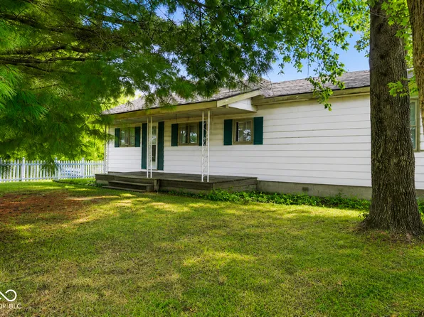 7985 E 900 S, Ladoga, IN 47954