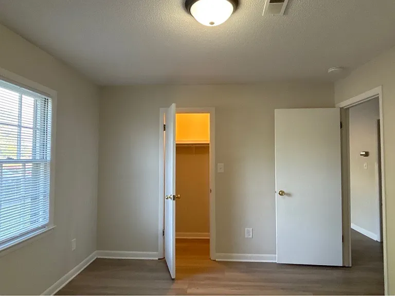1309 Ireland Dr — Photo 9