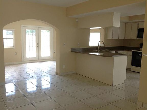 4th image of 9044 Dixiana Villa Cir