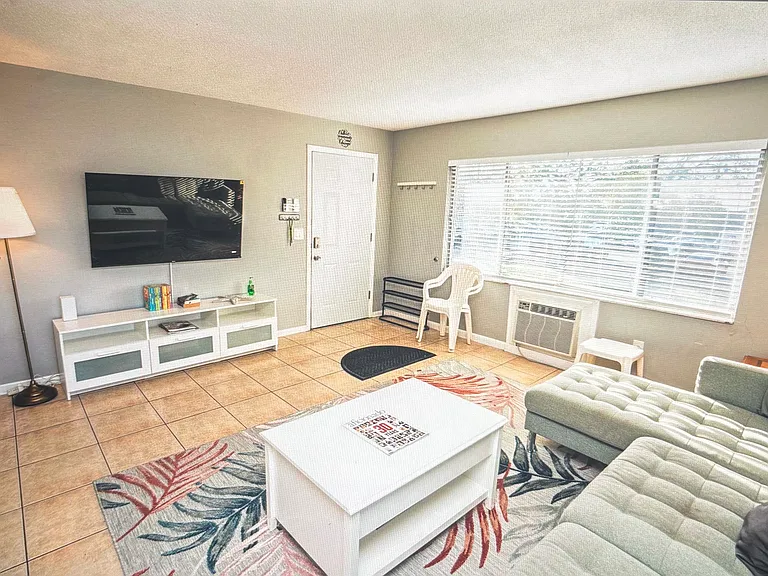 2344 Shelley St #9 — Photo 5