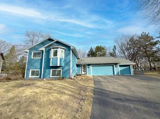 9445 Parkside Ct, Champlin, MN 55316