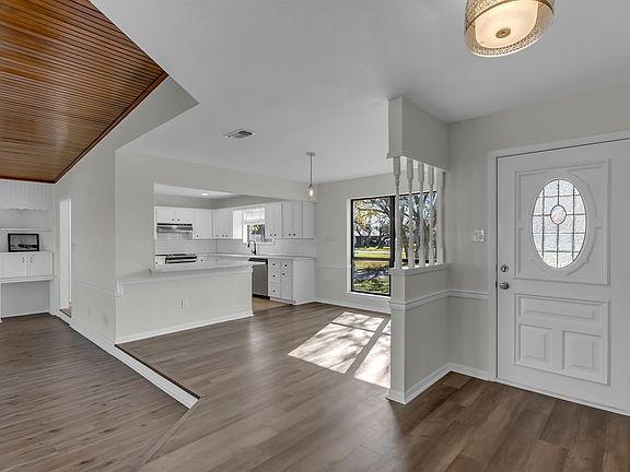 4th image of 312 Evergreen Street