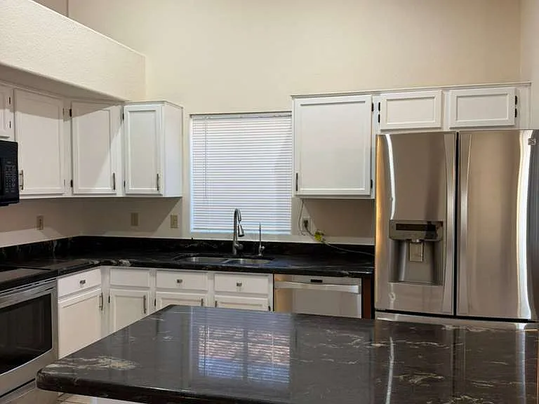 1181 W Chicago St — Photo 1