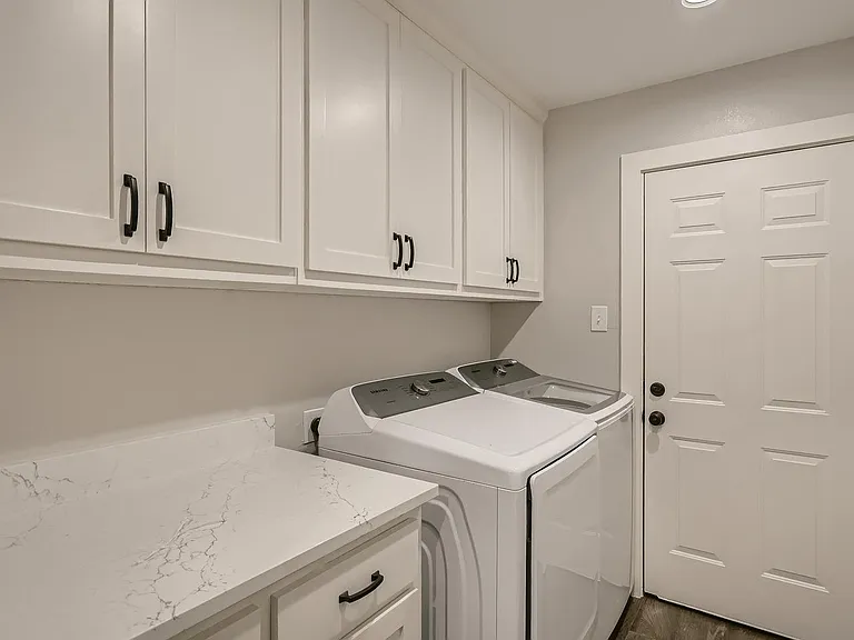 7323 Whispering Pines Dr — Photo 25