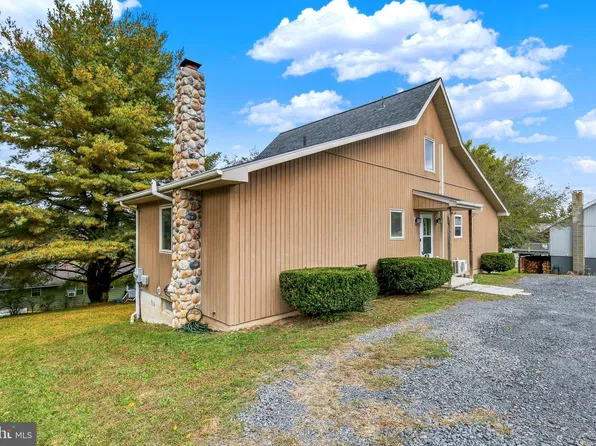 203 Hatchet Cv, Auburn, PA 17922