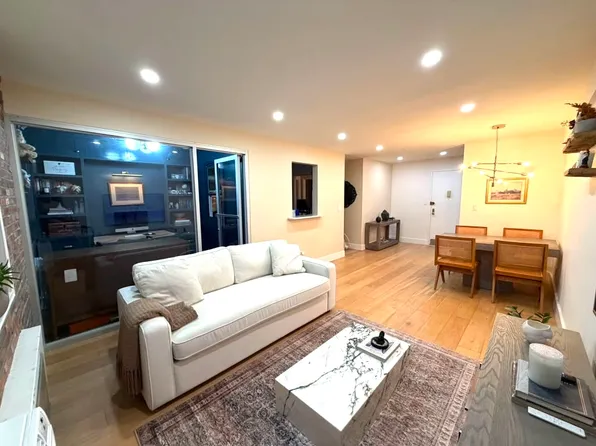 4737 45th St APT 3D, Flushing, NY 11377