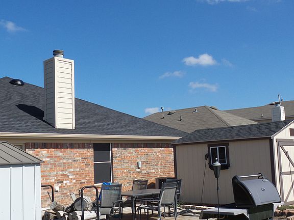 5th image of 2743 Sweetbriar Ln