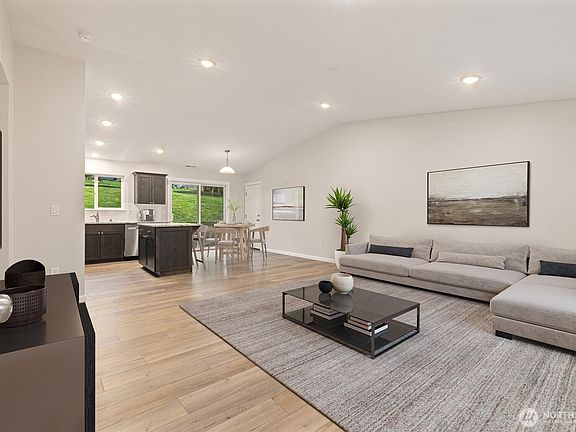 5th image of 10510 Woods Lake Road