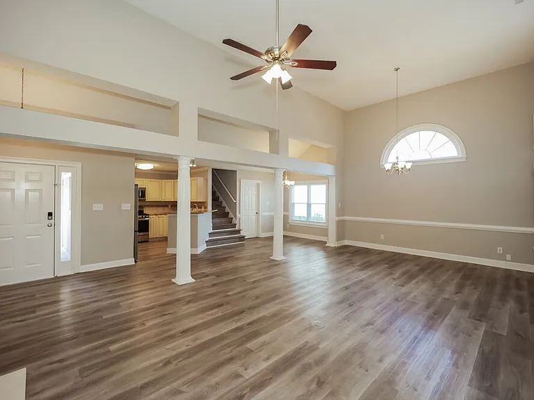 385 Fairway Ct — Photo 6
