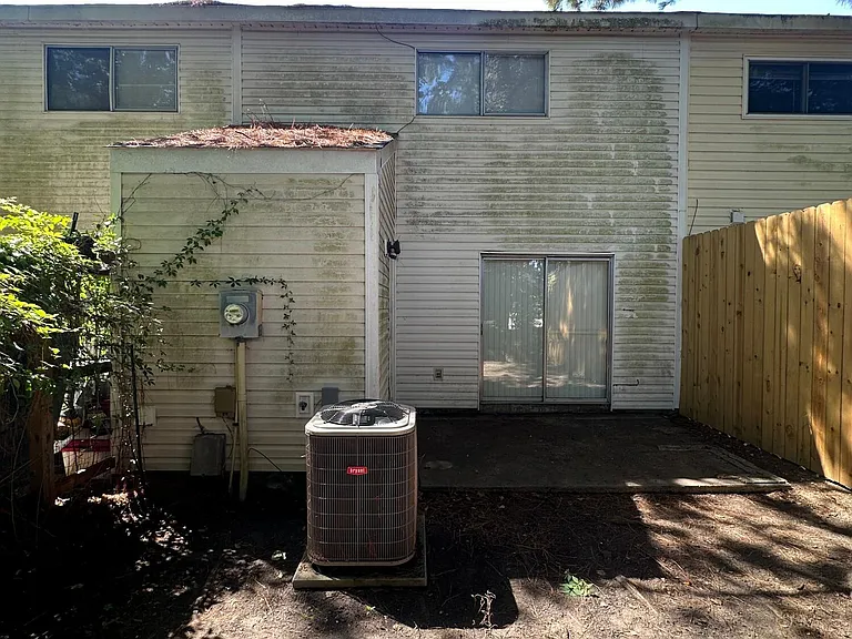 414 Myrtlewood Cir — Photo 11