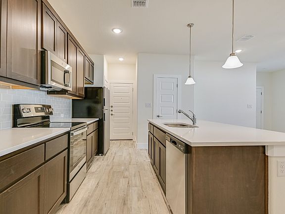 5th image of 456 Parkline Dr