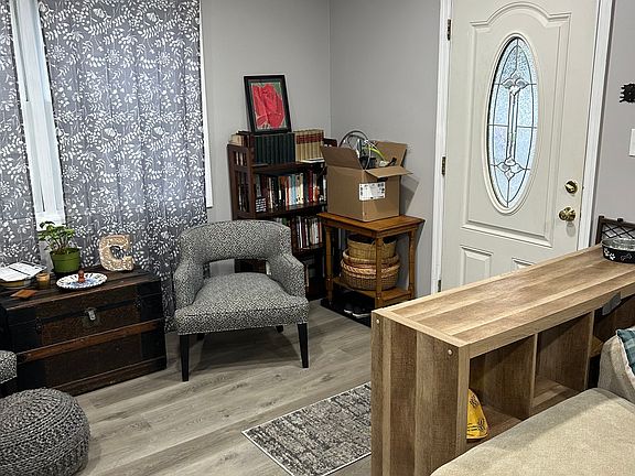 5th image of 6 S Franklin St APT A