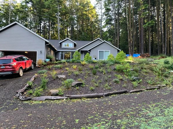5555 9th St NW, Tillamook, OR 97141