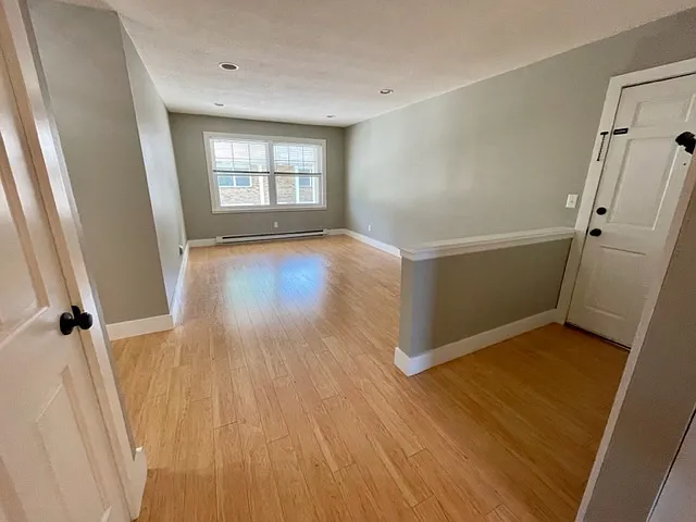 215 Elendale Coloma Mi W #3 — Photo 15