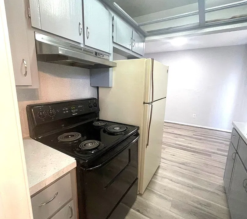 4002-A NW Ozmun Ave #1