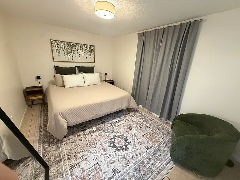 912 La Salle Ave — Photo 11