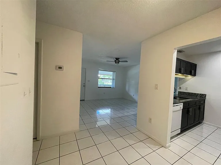 6040 Shakerwood Cir #205 — Photo 11